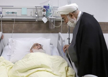 عیادت رئیس دفتر مقام معظم رهبری از آیت‌الله نوری همدانی