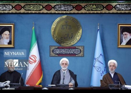 اتخاذ شیوه‌های صیانتی، پیشگیرانه، ارشادگونه و انذاری برای جلوگیری از هرگونه تخلف و فساد همکاران قضایی، موضوعی مهم و اولویت‌دار است/از سرعت رسیدگی به برخی پرونده‌ها نباید غفلت کرد